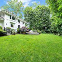 the-maples-roslyn-estates-lawn